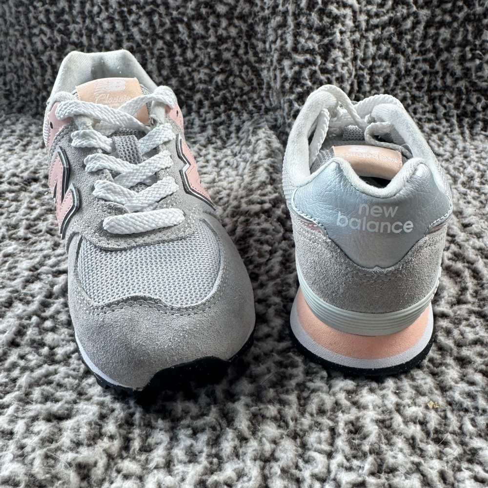 New Balance Classic 574 Light Gray and Soft Pink Sneakers Kids Size 12.5 - Picture 3 of 8